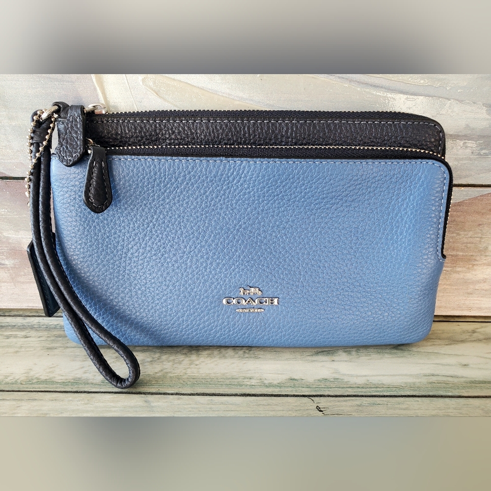 Coach Contrast Double Zip Wallet /Wristlet In Sky Blue Multi New w/tags CF477